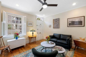 Historic Home With Free Parking In Quiet, Convenient